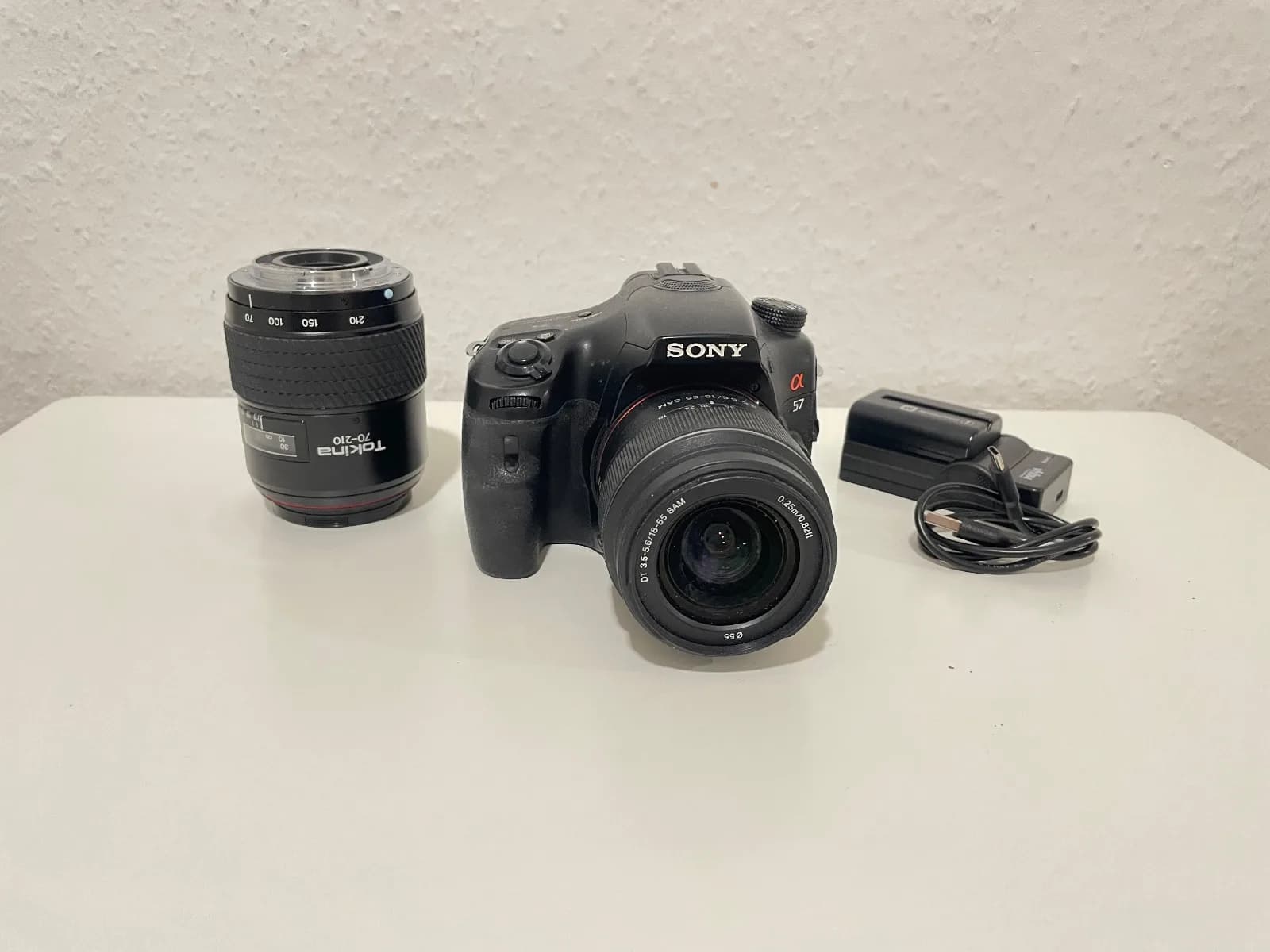Sony Alpha SLT-A57 DSLR-Kamera 16,1 MP mit 18-55mm Und 70-200 Tokina Objektiv